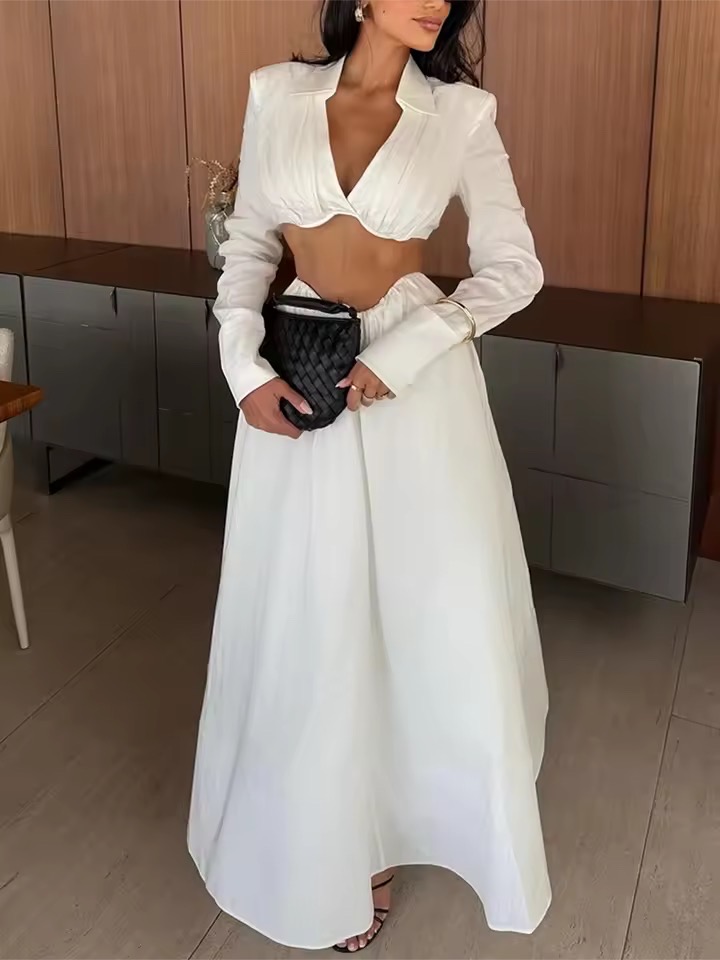 V NECK MINIMALITIC CROP TOP AND LONG SKIRT SET