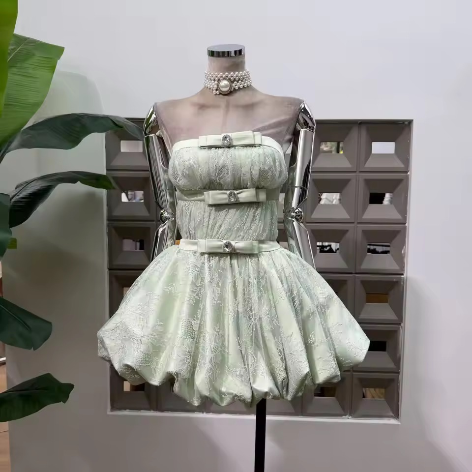STRAPLESS LACE PUFF DRESS