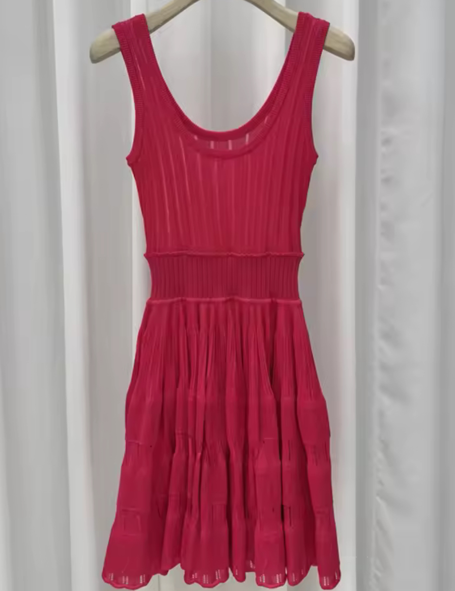 kNIT U SHAPE VACAY LUXE DRESS