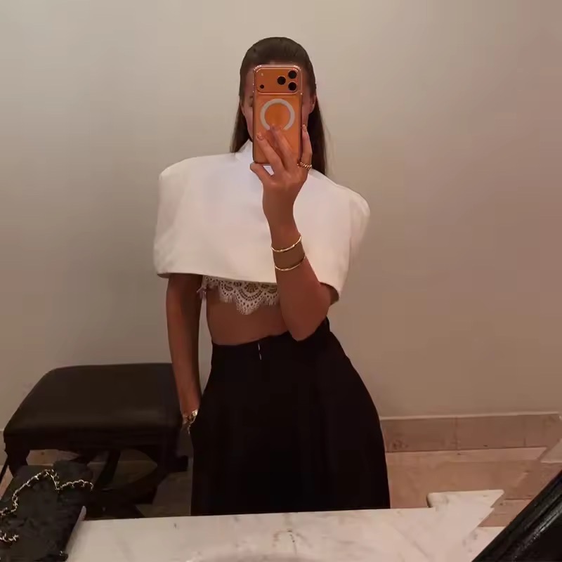 CAPE  STATEMENT MINIMALISTIC TOP