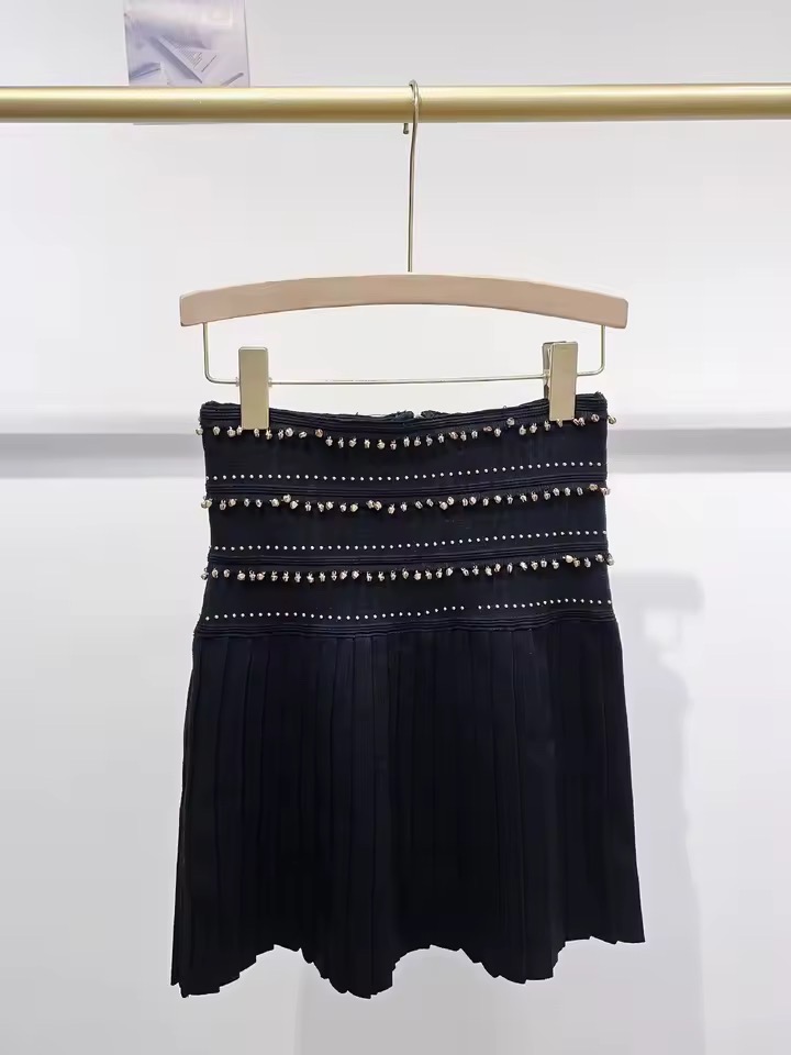 BLACK LUXE SHORT PLEATED SKIRT SET WITH STUDDS
