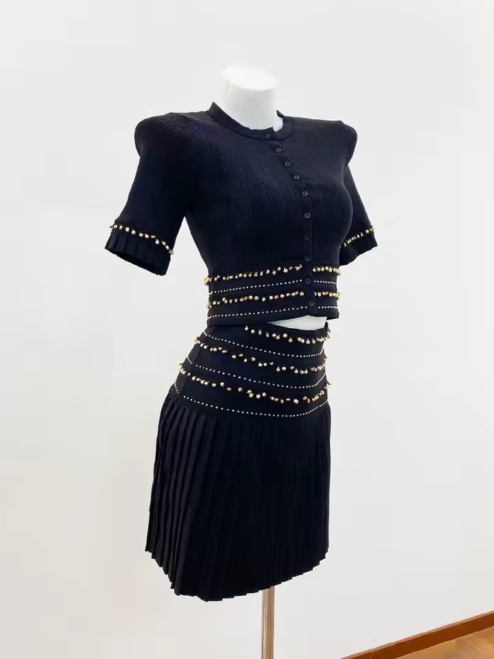 BLACK LUXE SHORT PLEATED SKIRT SET WITH STUDDS