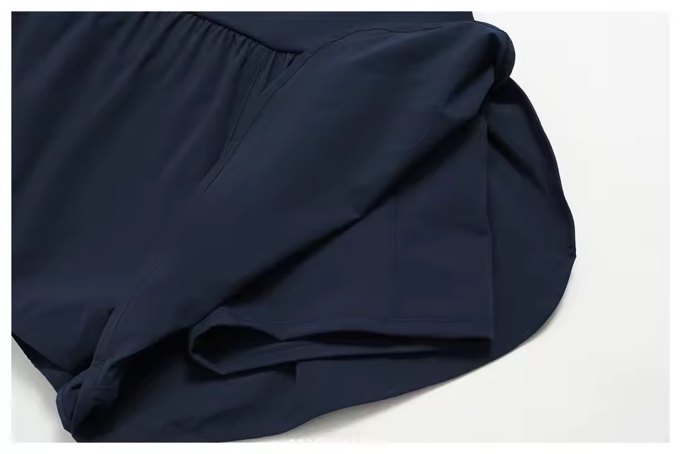LONG SLEEVES ZIPPER JACKET AND HIGH WAISTS CASUAL SHORTS